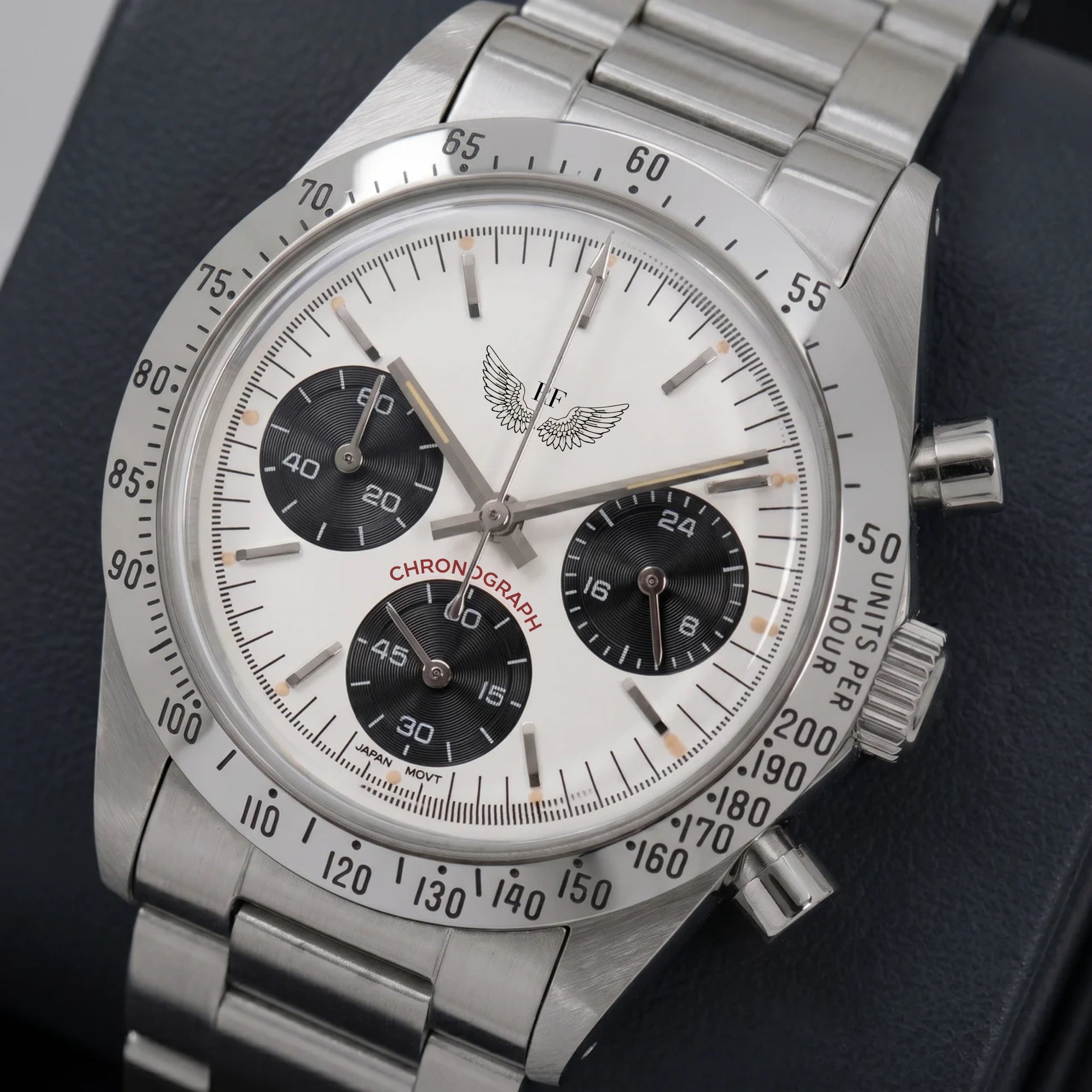 Vintage White Chronograph 37mm