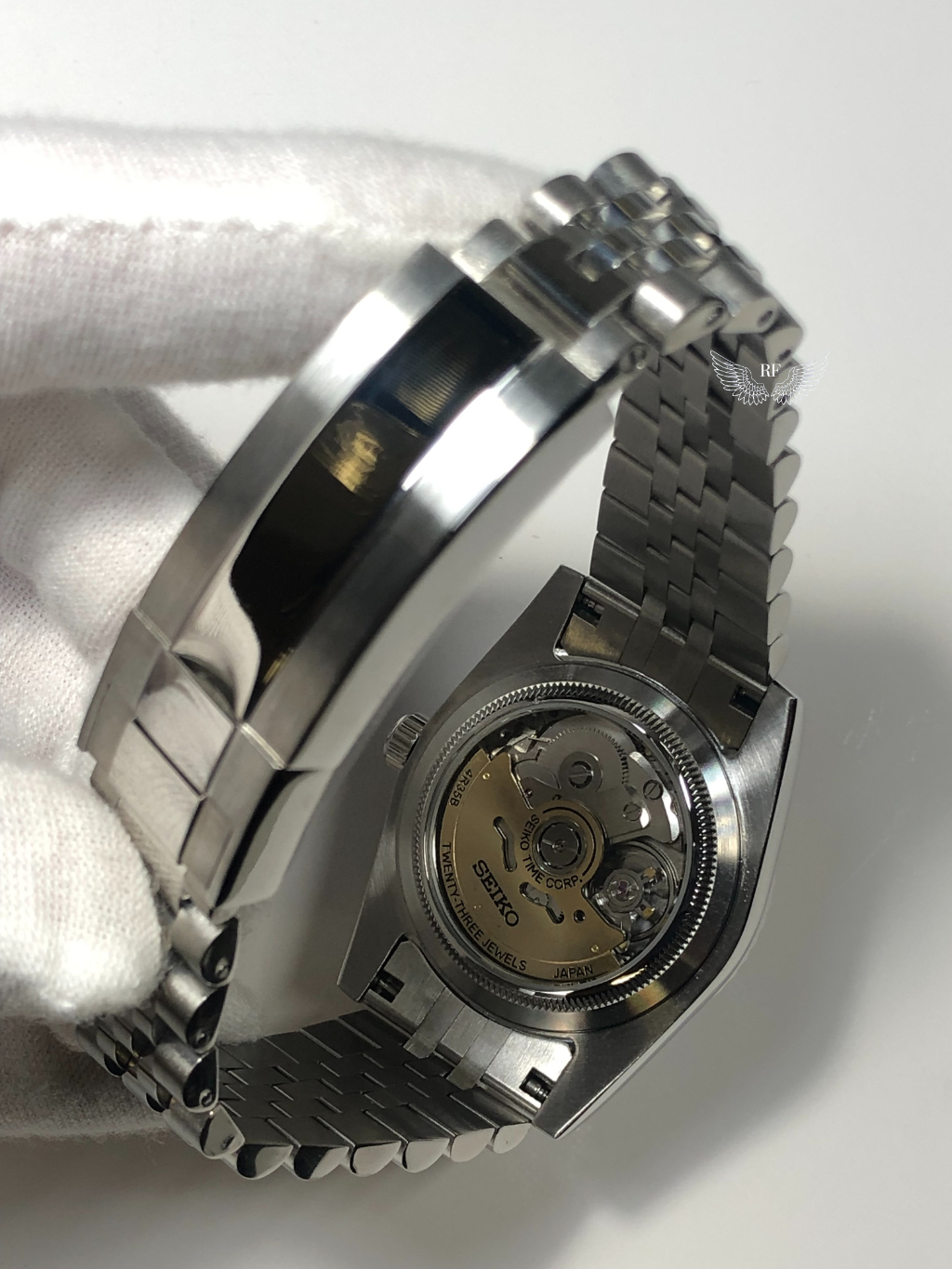 White Textured Dial
